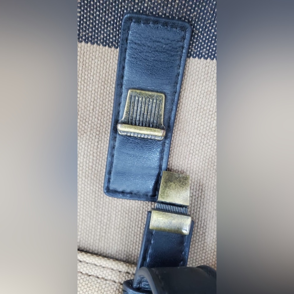 Burberry unisex messenger bag - Picture 10 of 13